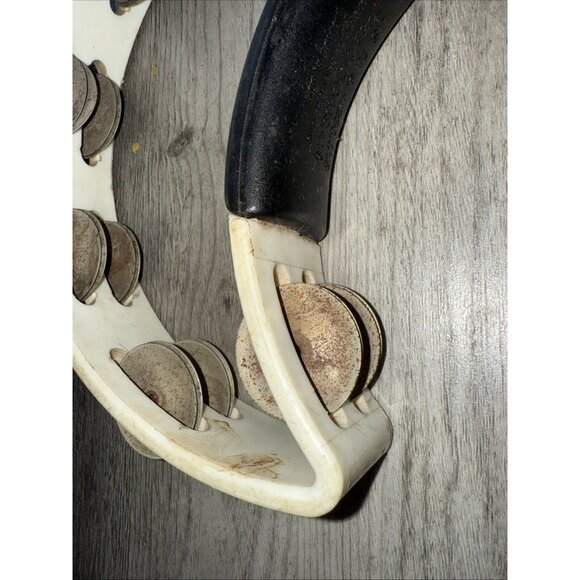 10" RhythmTech Ergonomic Tambourine White Plastic Nickel Jingles RUST USED - Picture 8 of 10